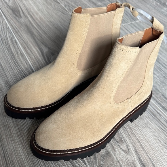 Caslon Miller Water Resistant Women's Tan Suede Ankle Boots Size 6 - Picture 1 of 12